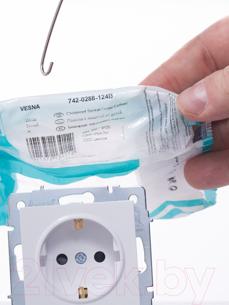 Изображение товара Розетка Lezard Vesna 742-0288-124B