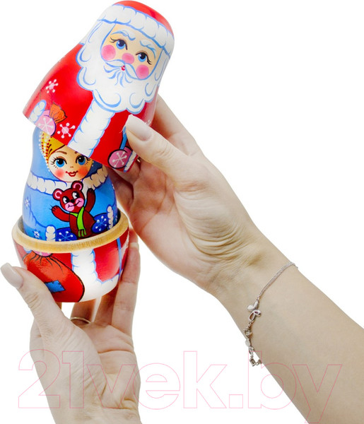Изображение товара Матрешка сувенирная Брестская Фабрика Сувениров Дед Мороз, Снегурочка и дети 7149