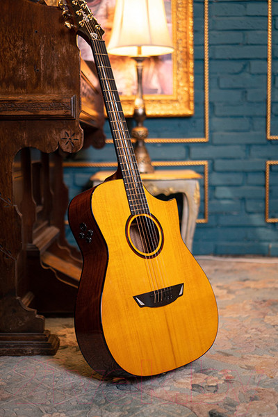 Изображение товара Электроакустическая гитара Cort LUXE-II-WCASE-NAT (с чехлом)