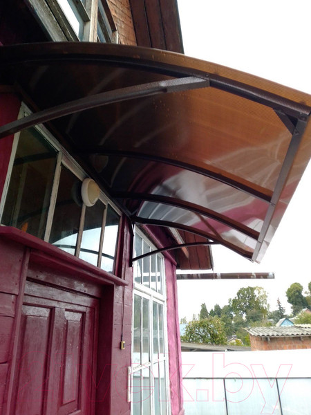 Изображение товара Козырек ИМпласт Скат 2000х950 Янтарь в полимерной краске (с сотовым поликарбонатом 6мм)