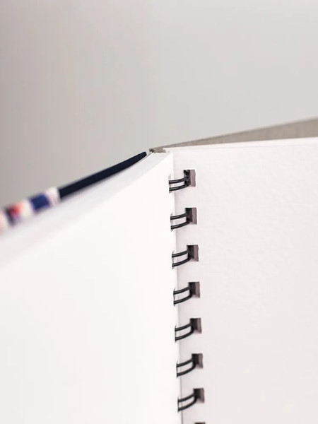 Изображение товара Скетчбук Малевичъ White Swan / 401451 (30л, синий)