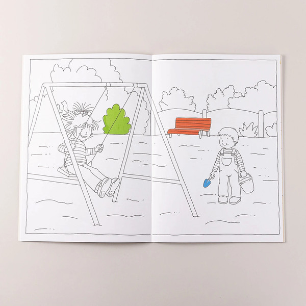 Изображение товара Развивающая книга Альпина Конни и бумажные куклы для вырезания с раскраской