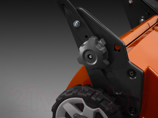 Изображение товара Газонокосилка бензиновая Husqvarna LC 247 (970 54 11-01)