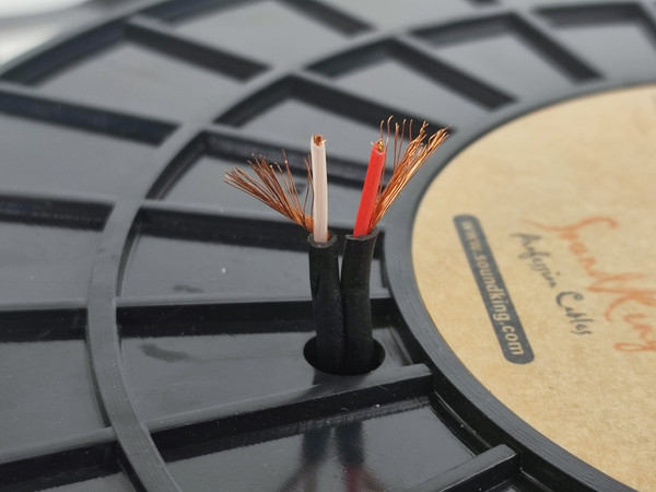 Изображение товара Кабель гитарный Soundking GA402 (100м)