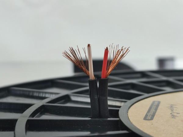 Изображение товара Кабель гитарный Soundking GA402 (100м)