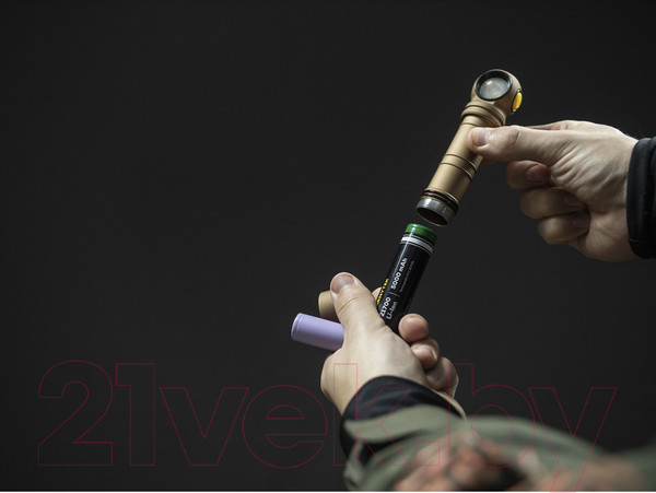 Изображение товара Фонарь Armytek Wizard C2 Pro Max Magnet USB Sand / F06701CS (песочный/белый)