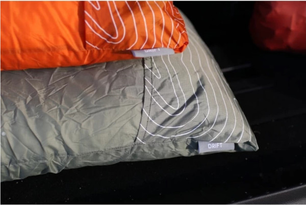 Изображение товара Подушка туристическая Klymit Drift Camp Pillow Regular (оранжевый)
