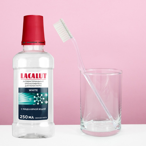 Изображение товара Ополаскиватель для полости рта Lacalut White С мицеллярной водой (250мл)