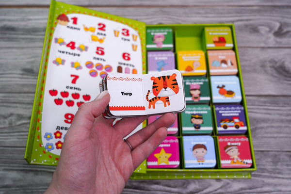 Изображение товара Набор развивающих книг АСТ Большой подарок для самых маленьких. 15 книжек-кубиков!