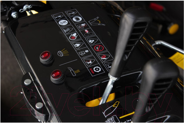 Изображение товара Снегоуборщик бензиновый Champion ST662E