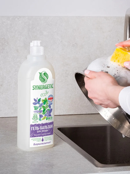 Изображение товара Средство для мытья посуды Synergetic Гель-бальзам биоразлагаемый Базилик и свежая мята (1л)