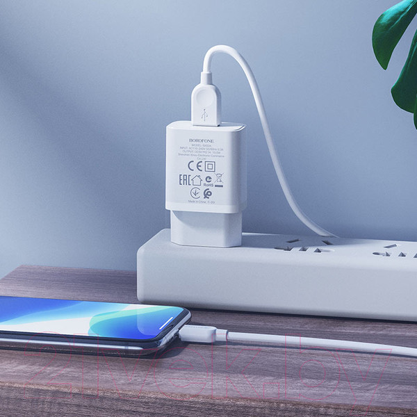 Изображение товара Зарядное устройство сетевое Borofone BA52A 1xUSB-А 2.1А + кабель AM-8pin Lightning (1м, белый)
