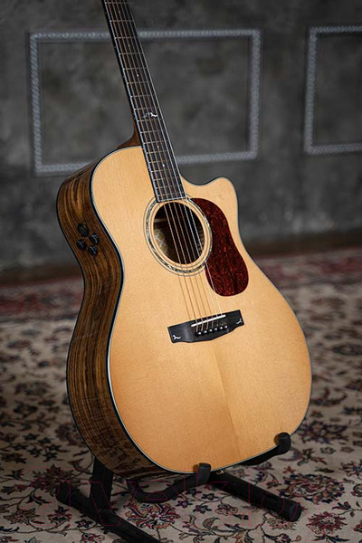 Изображение товара Электроакустическая гитара Cort Gold-OC6-Bocote-WCASE-NAT (с чехлом)