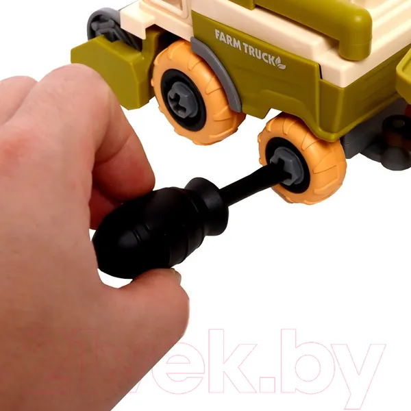 Изображение товара Игрушка-конструктор Sima-Land Комбайн с прицепом / 9279089