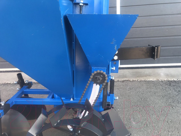 Изображение товара Картофелесажалка Краян КС-01-02П с дозатором для удобрений