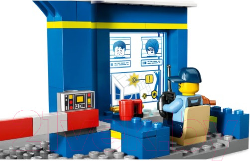 Изображение товара Конструктор Lego City Побег из полицейского участка / 60370