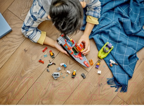Изображение товара Конструктор Lego City Пожарная спасательная лодка / 60373