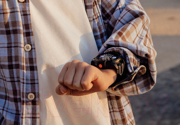 Изображение товара Умные часы детские Elari Kidphone 4G Wink (черный)