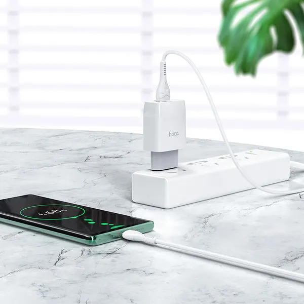 Изображение товара Зарядное устройство сетевое Hoco C72Q QC3.0 + кабель AM-Type-C / 6931474732552 (1м, белый)