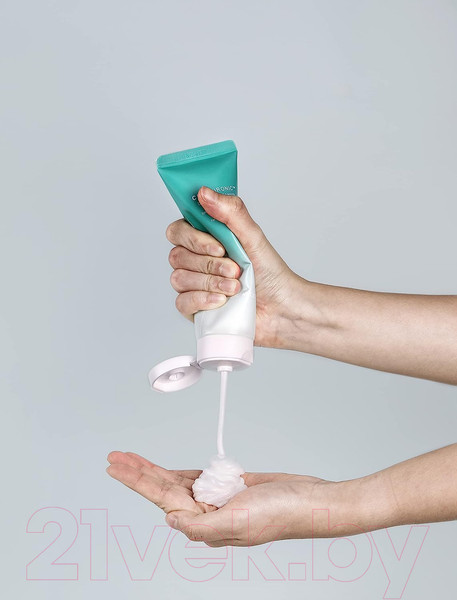 Изображение товара Пенка для умывания Mizon Cicaluronic Low Ph Cleanser (120мл)