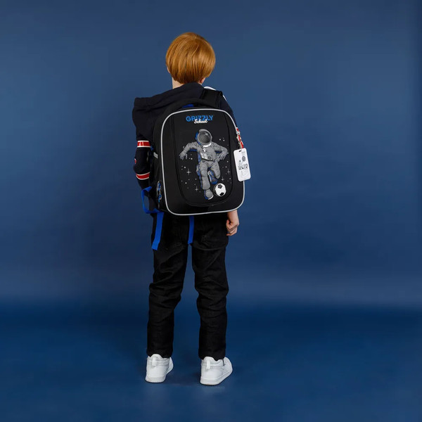 Изображение товара Школьный рюкзак Grizzly RAf-393-6 (черный/синий)