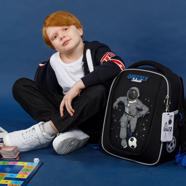 Изображение товара Школьный рюкзак Grizzly RAf-393-6 (черный/синий)