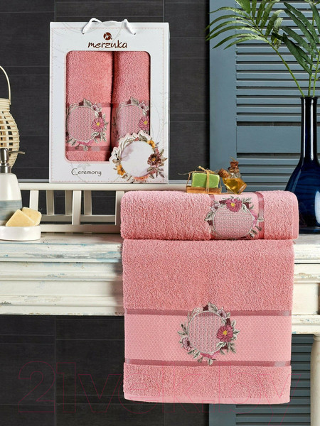Изображение товара Набор полотенец Merzuka Ceremony 50x90/70x140 / 11776 (в коробке, брусничный)
