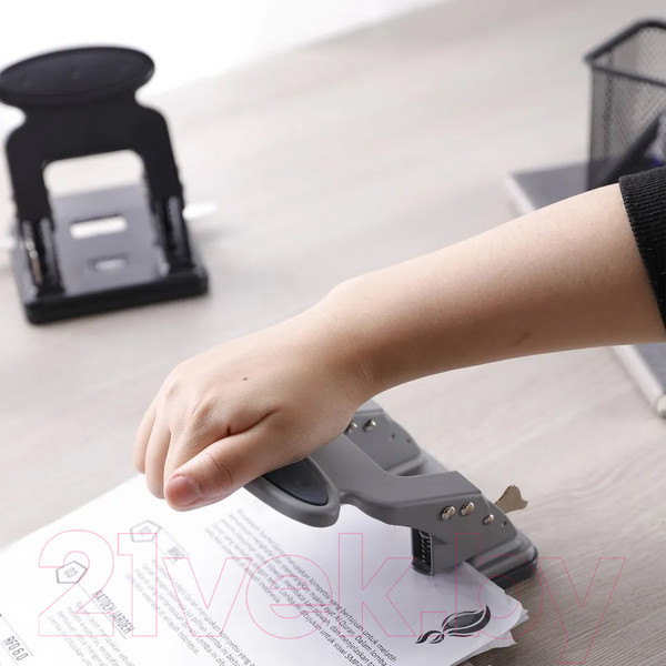 Изображение товара Дырокол Deli Pro / 0117 (серый)