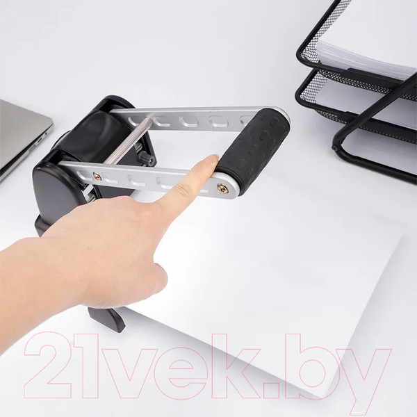 Изображение товара Дырокол Deli Expert / 0130 (черный)