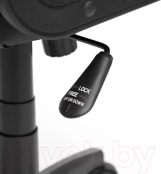 Изображение товара Кресло офисное Tetchair СН747 кожзам (черный)