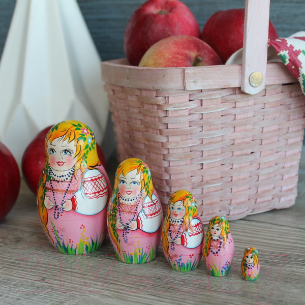 Изображение товара Матрешка сувенирная Брестская Фабрика Сувениров Девушка с цветами в косичке 5019