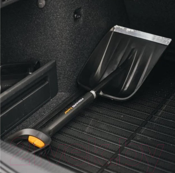 Изображение товара Лопата для уборки снега Fiskars 1057187