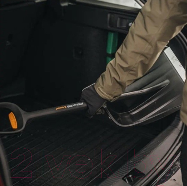 Изображение товара Лопата для уборки снега Fiskars 1057187