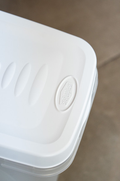 Изображение товара Емкость для хранения корма Stefanplast 98550 (прозрачный/белый)