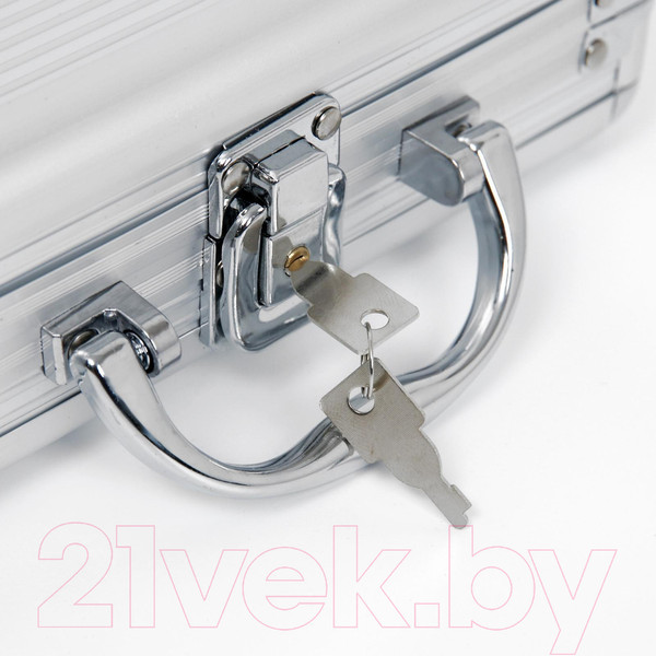 Изображение товара Набор для покера Sima-Land Карты 2 колоды, фишки 100шт / 269187