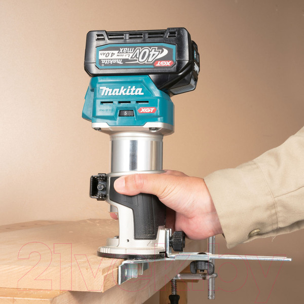 Изображение товара Профессиональный фрезер Makita RT001GZ19