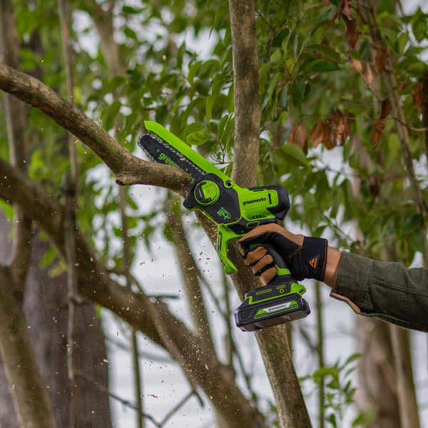 Изображение товара Пила цепная аккумуляторная Greenworks GD24CSMNX бесщеточная 24V 15см / 2008707 (без АКБ и ЗУ)