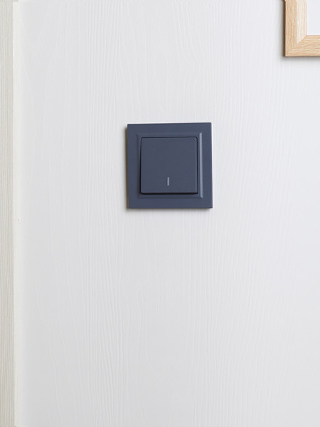 Изображение товара Рамка для выключателей и розеток IEK Brite BR-M12-K35 (маренго)