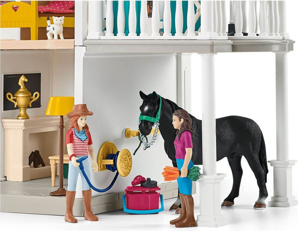 Изображение товара Игровой набор Schleich Horse Club Lakeside Конный двор / 42551