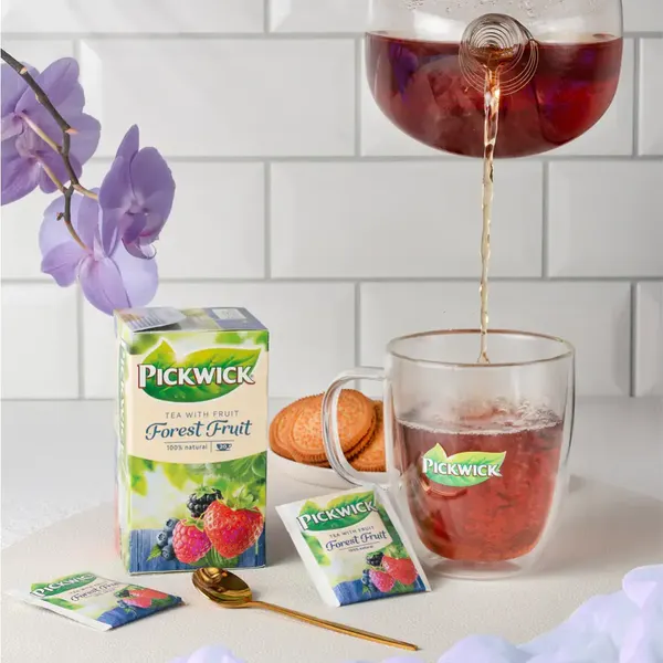 Изображение товара Чай пакетированный Pickwick С кусочками лесных ягод (20пак)