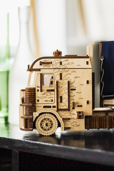 Изображение товара Трейлер игрушечный EWA Тягач Король дорог