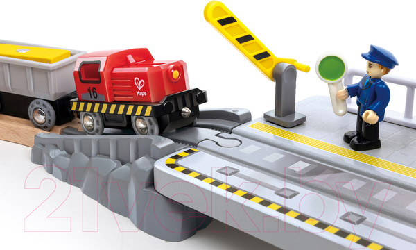 Изображение товара Железная дорога игрушечная Hape Ж/Д Доставки груза в порту / E3790_HP