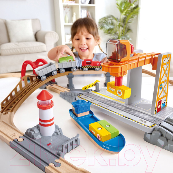 Изображение товара Железная дорога игрушечная Hape Ж/Д Доставки груза в порту / E3790_HP