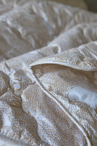 Изображение товара Одеяло Бояртекс Овечья шерсть глосс-сатин всесезонное 140x205