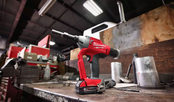 Изображение товара Аккумуляторный заклепочник Milwaukee M18 ONEFPLT-0X / 4933478637