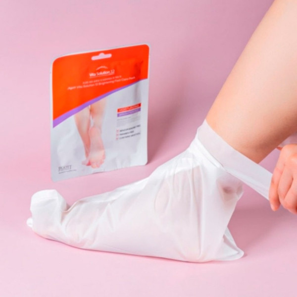 Изображение товара Маска для ног Jigott Vita Solution 12 Brightening Foot Peeling Pack Очищающая (2x15мл)