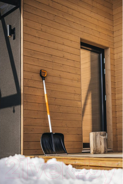 Изображение товара Лопата для уборки снега Fiskars 1057178