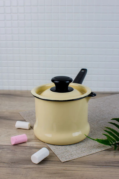 Изображение товара Ковш КМЗ 90204-072 (слоновая кость, с крышкой)