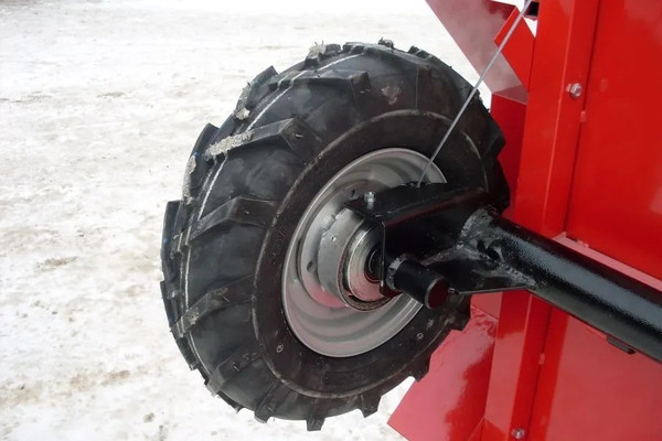 Изображение товара Прицеп Механический завод ТМ-2/550  (колеса R13)