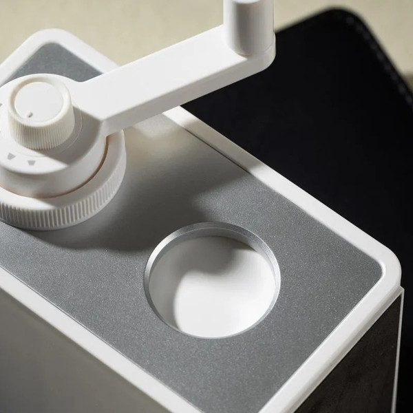 Изображение товара Точилка Deli Механическая / 71160 (белый)